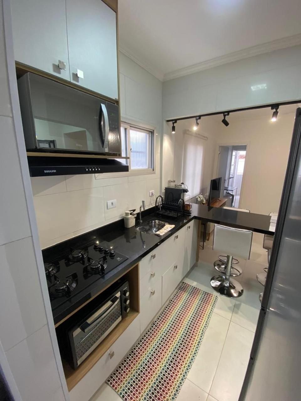 Canto Forte- Suite C/Varanda - Ate 5 Hospedes- Garagem - Wi Fi E 200 Metros Da Praia, 50 Metros Da Av Gastronomica Da Pg Praia Grande (Santos) Eksteriør bilde
