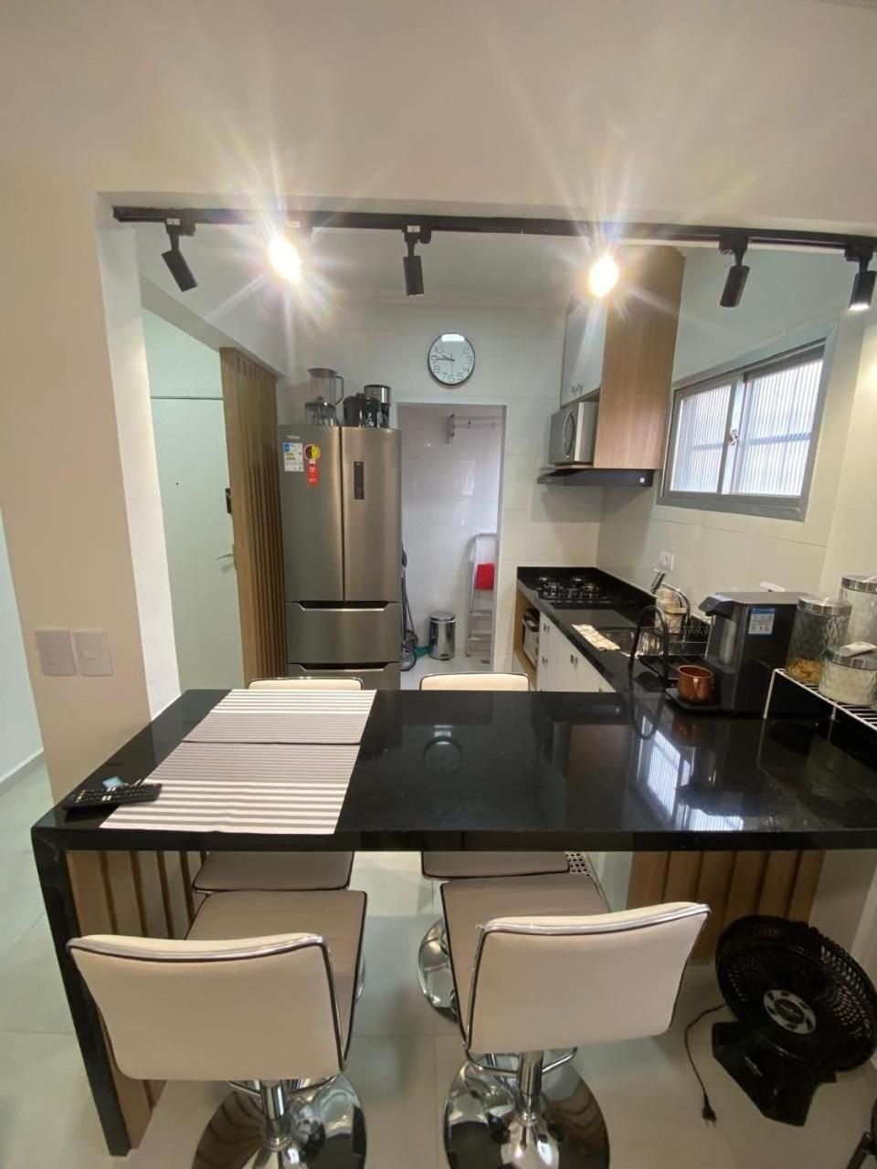 Canto Forte- Suite C/Varanda - Ate 5 Hospedes- Garagem - Wi Fi E 200 Metros Da Praia, 50 Metros Da Av Gastronomica Da Pg Praia Grande (Santos) Eksteriør bilde