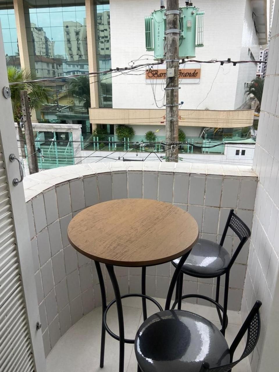 Canto Forte- Suite C/Varanda - Ate 5 Hospedes- Garagem - Wi Fi E 200 Metros Da Praia, 50 Metros Da Av Gastronomica Da Pg Praia Grande (Santos) Eksteriør bilde