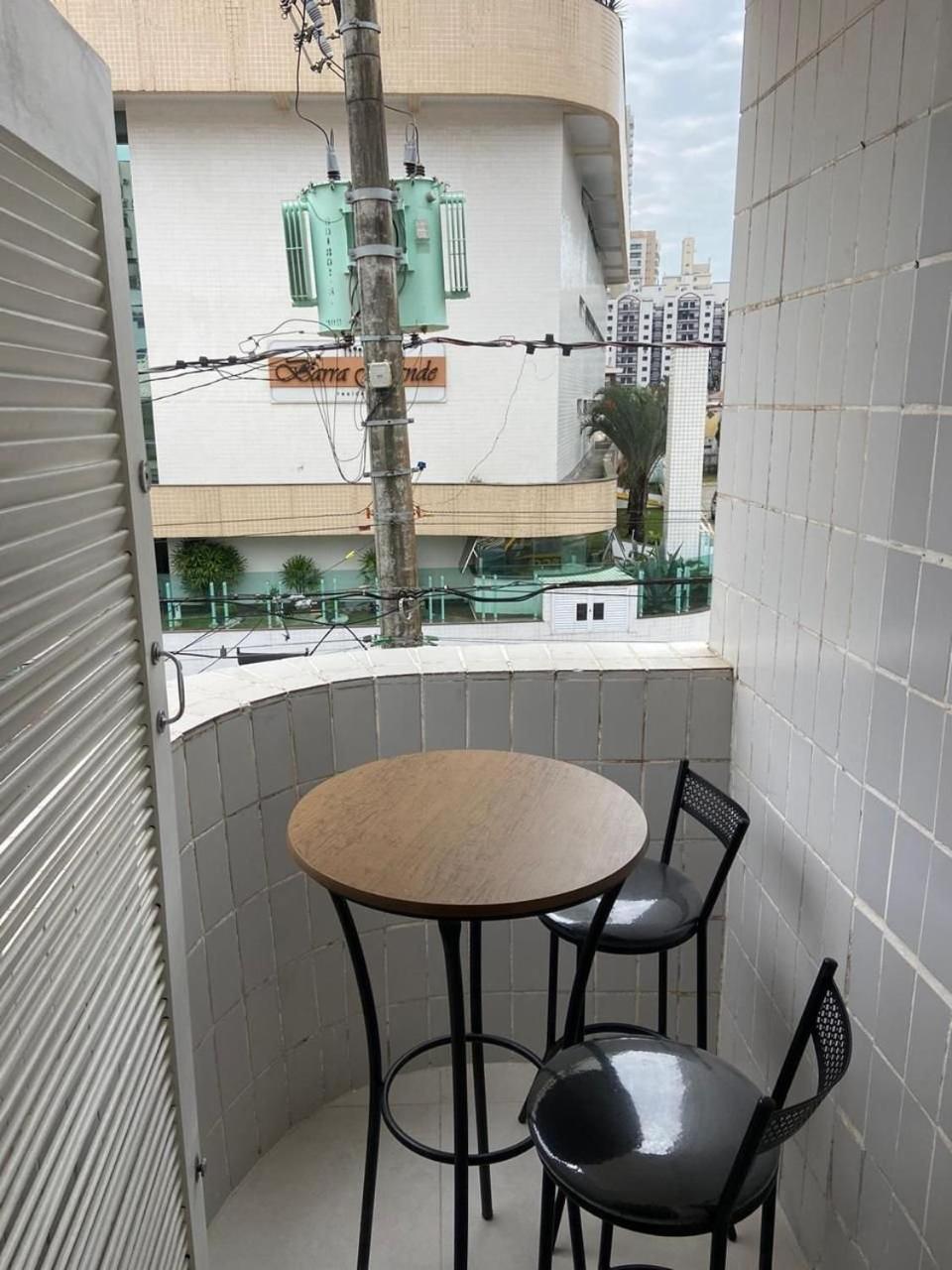 Canto Forte- Suite C/Varanda - Ate 5 Hospedes- Garagem - Wi Fi E 200 Metros Da Praia, 50 Metros Da Av Gastronomica Da Pg Praia Grande (Santos) Eksteriør bilde