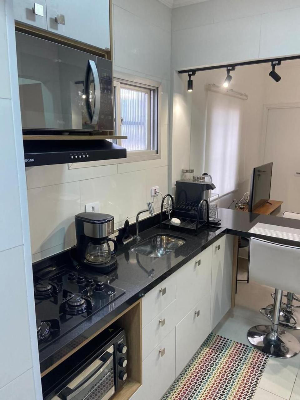 Canto Forte- Suite C/Varanda - Ate 5 Hospedes- Garagem - Wi Fi E 200 Metros Da Praia, 50 Metros Da Av Gastronomica Da Pg Praia Grande (Santos) Eksteriør bilde
